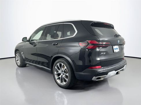 Used 2026 BMW X5 xDrive50e w/ Climate Comfort Package AWD/4WD image 4