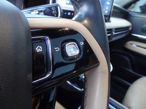 Used 2023 Lincoln Corsair Reserve w/ Equipment Group 201A AWD/4WD image 17