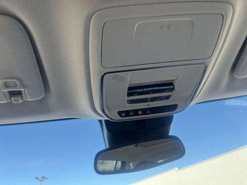 Used 2025 GMC Acadia Denali image 36