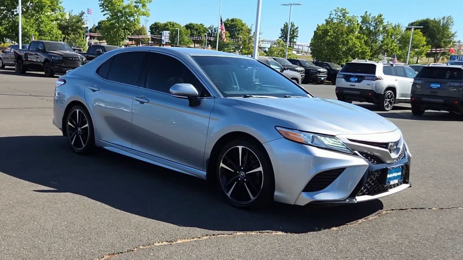 Used 2020 Toyota Camry XSE FWD image 2