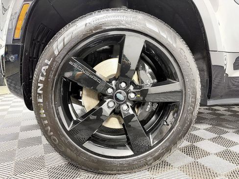 Used 2023 Land Rover Defender 110 V8 AWD/4WD image 28