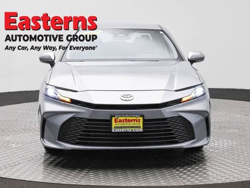Used 2025 Toyota Camry LE w/ Convenience Package FWD image 2