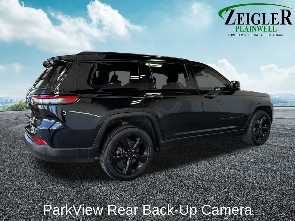 Used 2023 Jeep Grand Cherokee L Limited w/ Black Appearance Package AWD/4WD image 6