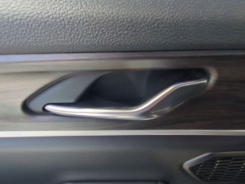 New 2026 Jeep Grand Cherokee Limited AWD/4WD image 32