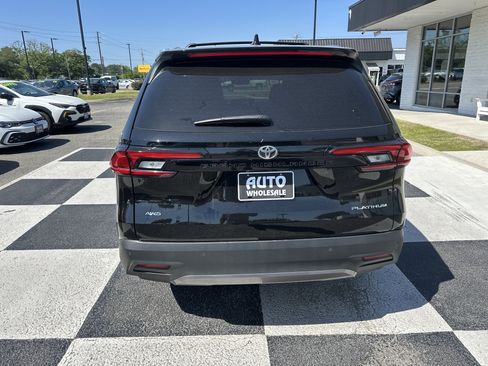 Used 2026 Toyota Grand Highlander Platinum AWD/4WD image 4