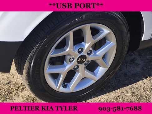 Certified 2020 Kia Soul S image 9