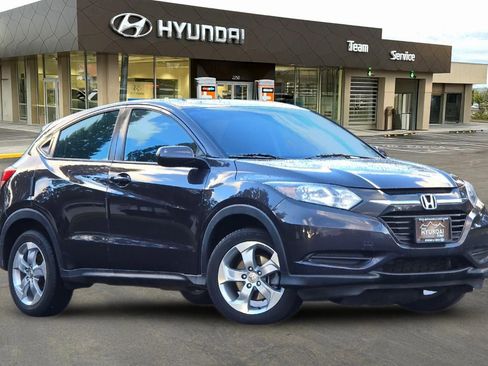 Used 2016 Honda HR-V LX image 2
