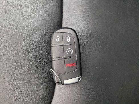 Used 2016 Jeep Cherokee Limited AWD/4WD image 32