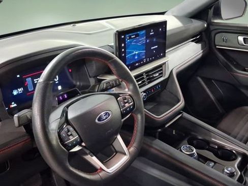 Used 2025 Ford Explorer ST-Line AWD/4WD image 27