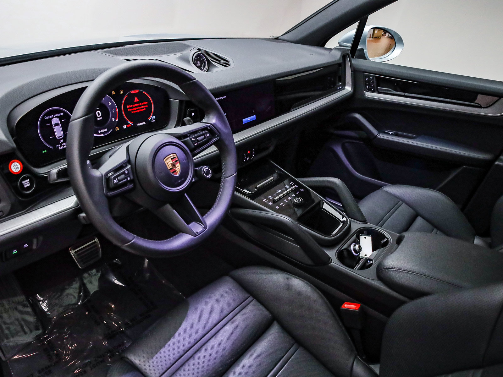 Certified 2025 Porsche Cayenne S AWD/4WD image 4