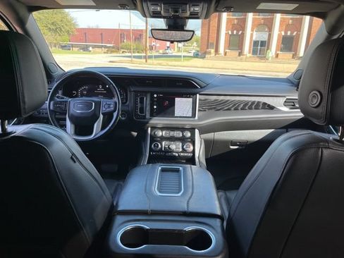 Used 2022 GMC Yukon Denali w/ Denali Premium Package RWD image 42