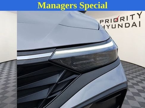 Certified 2025 Hyundai Elantra SEL FWD image 8