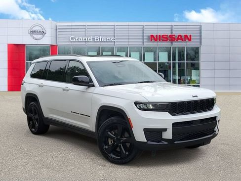 Used 2023 Jeep Grand Cherokee L Laredo AWD/4WD image 1