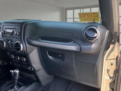 Used 2018 Jeep Wrangler Sport AWD/4WD image 23