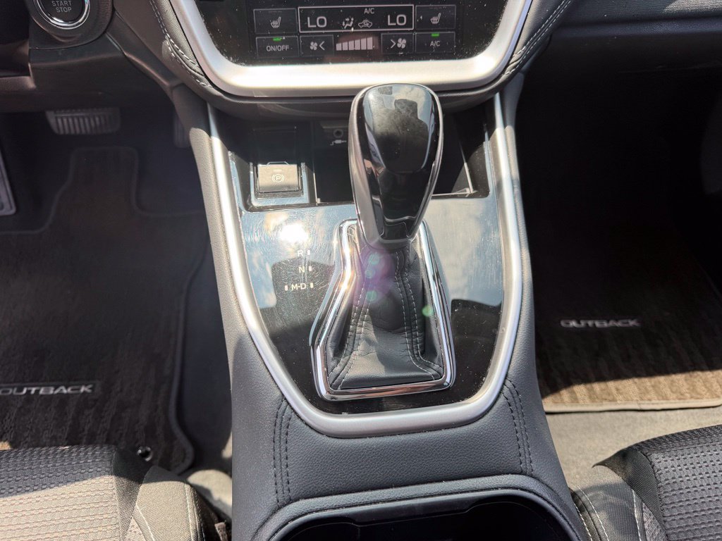 Used 2024 Subaru Outback Premium AWD/4WD image 30