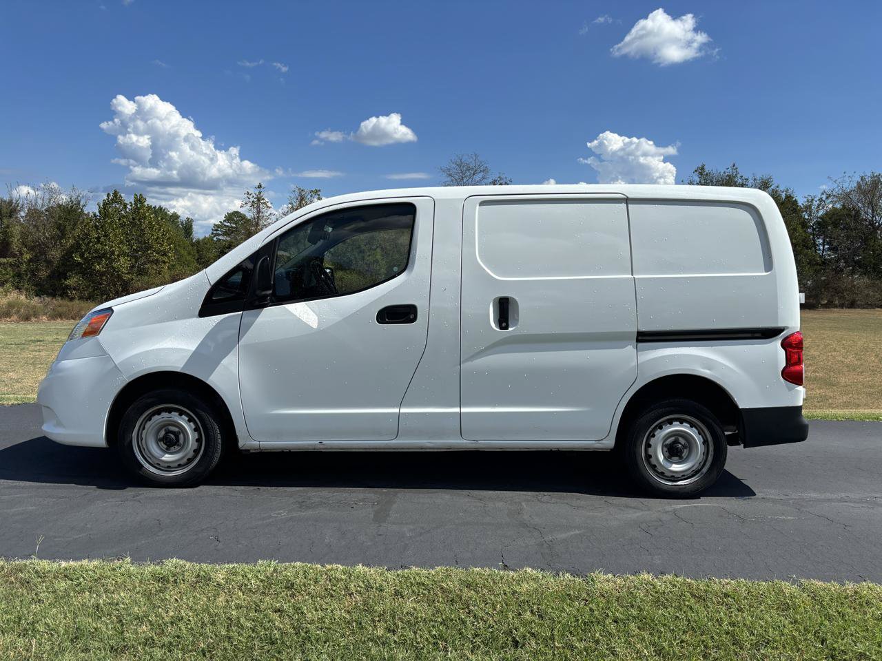 Used 2021 Nissan NV200 S w/ Back Door Glass Package FWD image 2