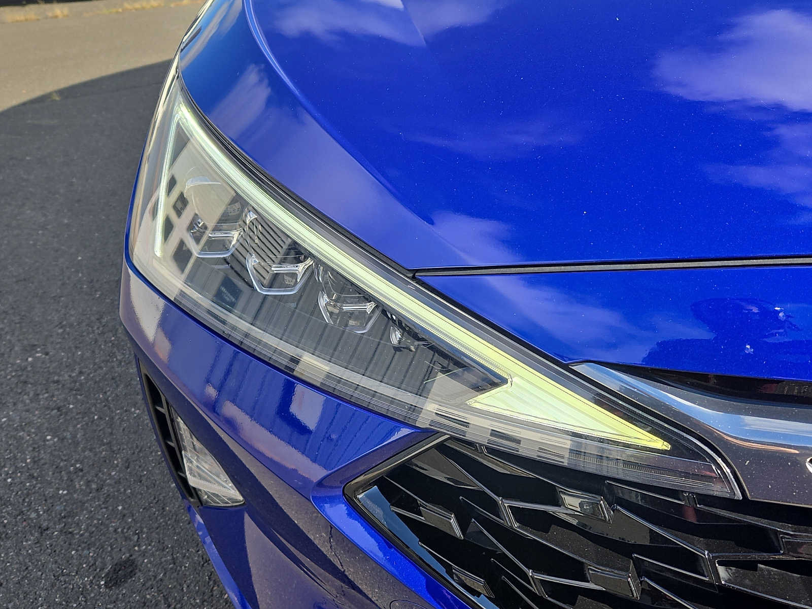 Used 2020 Hyundai Elantra Sport w/ Cargo Package (C1) FWD image 9