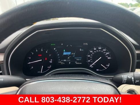 Used 2021 Toyota Avalon XLE w/ Carpet Mat Package (TMS) FWD image 21
