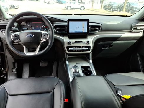 Used 2024 Ford Explorer XLT w/ Equipment Group 202A image 13