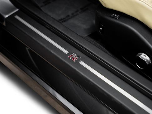 Used 2016 Nissan GT-R Premium AWD/4WD image 65