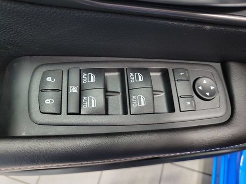 New 2027 Chrysler Pacifica Select AWD/4WD image 23
