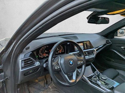 Used 2019 BMW 330i xDrive Sedan w/ Convenience Package image 9