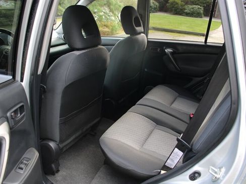 Used 2005 Toyota RAV4 Base 114K MILES image 14