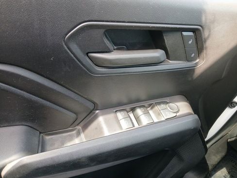 Used 2023 Chevrolet Colorado W/T RWD image 11