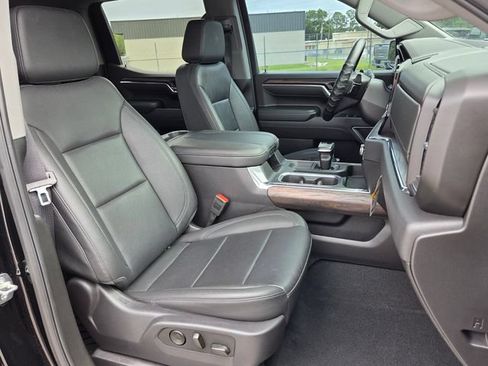 Used 2025 GMC Sierra 1500 SLT w/ SLT Premium Plus Package AWD/4WD image 16