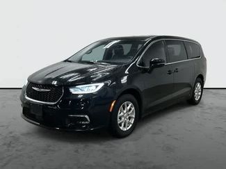 Used 2025 Chrysler Pacifica Select FWD video 1