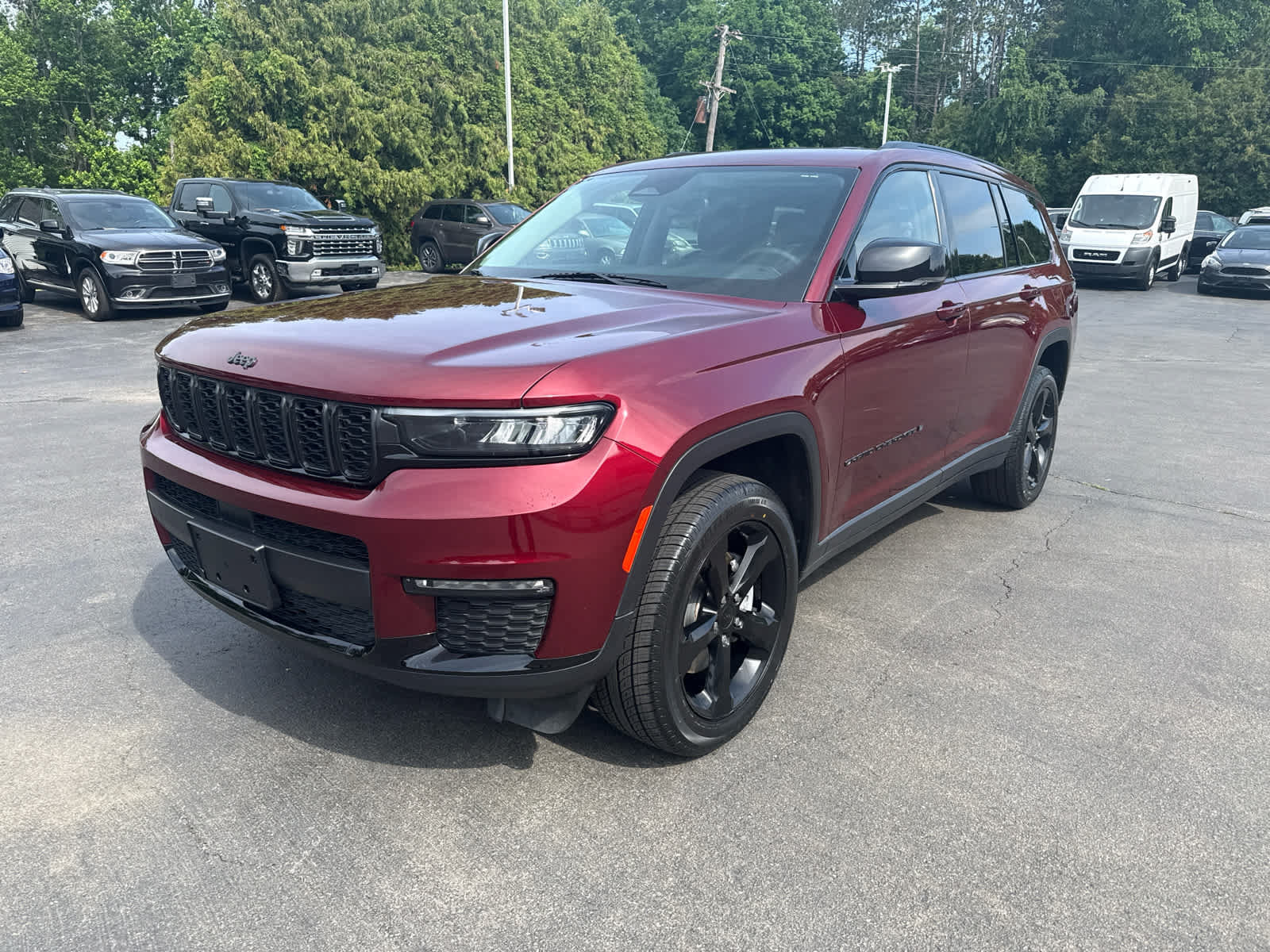 Used 2023 Jeep Grand Cherokee L Limited AWD/4WD image 7