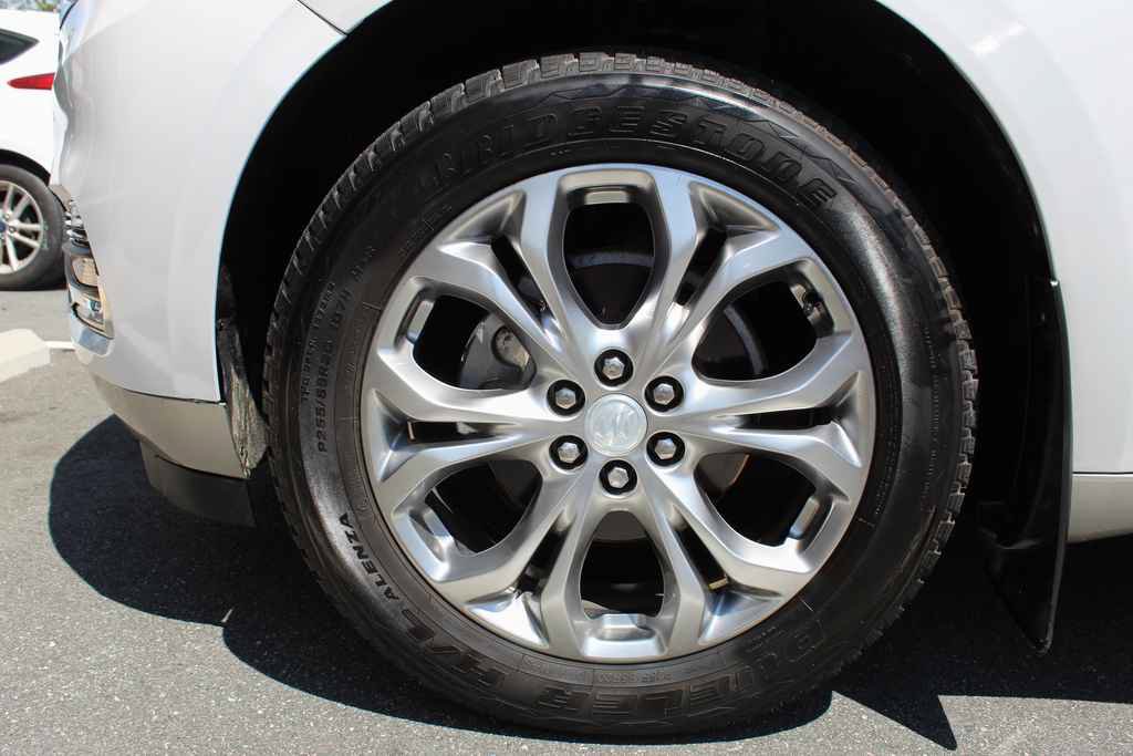 Used 2018 Buick Enclave Avenir w/ Avenir Technology Package FWD image 33