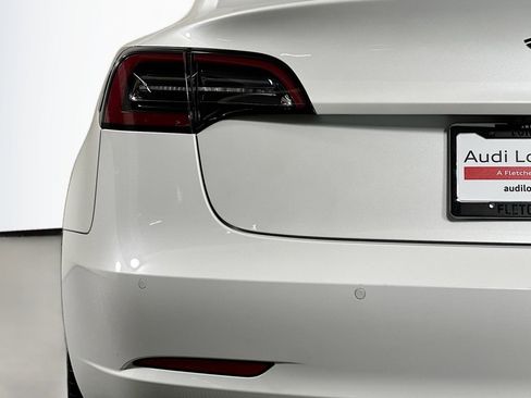 Used 2022 Tesla Model 3 Long Range AWD/4WD image 17