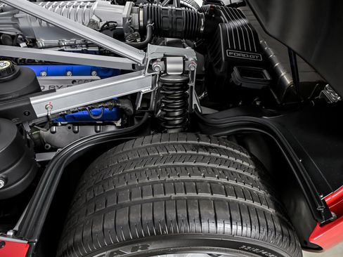 Used 2005 Ford GT RWD image 20