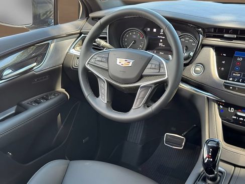 New 2026 Cadillac XT5 Sportv w/ LPO, Onyx Lite Package AWD/4WD image 18