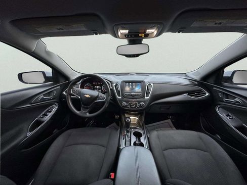 Used 2017 Chevrolet Malibu LT image 14