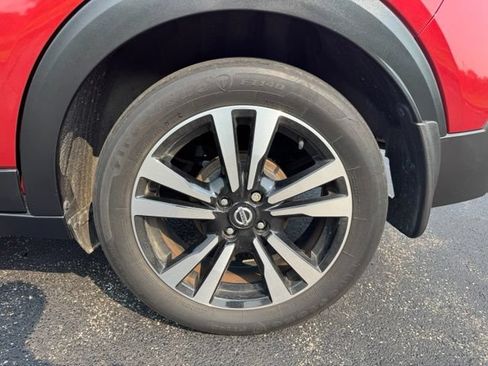 Used 2019 Nissan Kicks SR w/ SR Premium Package FWD image 11