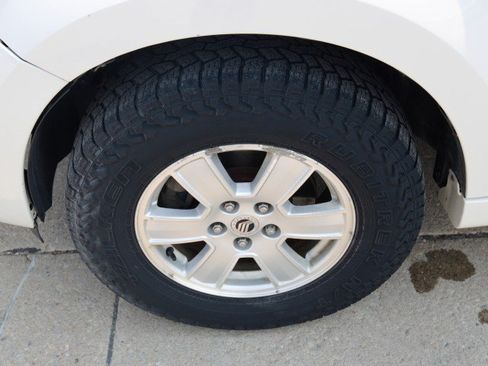 Used 2010 Mercury Mariner 4WD image 11