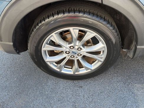 Used 2020 Ford Explorer XLT w/ Equipment Group 202A RWD image 37