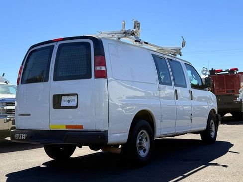 Used 2017 Chevrolet Express 2500 RWD image 6