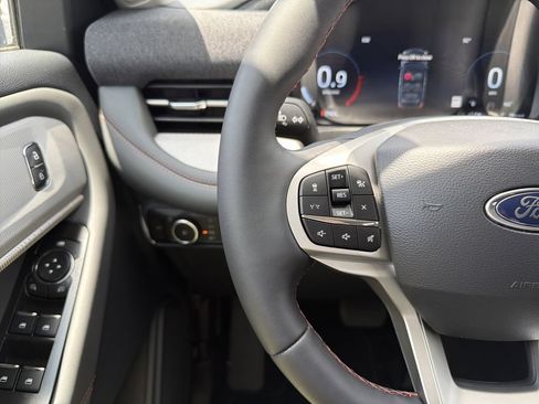 New 2026 Ford Explorer Active w/ Active Comfort Package RWD image 30