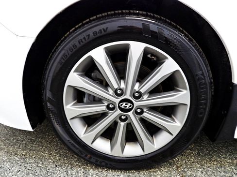 Used 2017 Hyundai Sonata Limited w/ Cargo Package FWD image 19