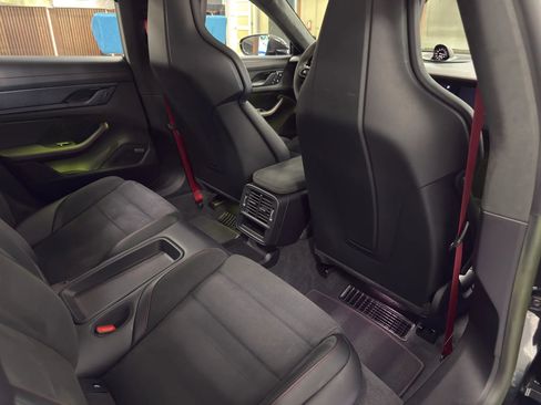 Used 2022 Porsche Taycan GTS image 17