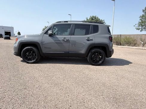 Used 2020 Jeep Renegade Altitude w/ UConnect 8.4 Nav Group AWD/4WD image 9