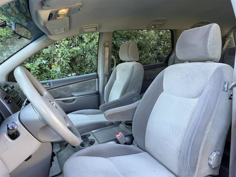 Used 2007 Toyota Sienna CE FWD image 11
