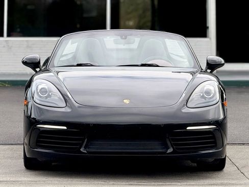 Used 2017 Porsche 718 Boxster image 5
