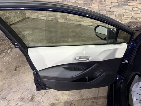 Used 2021 Toyota Corolla LE image 8