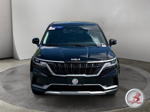 Used 2022 Kia Carnival LX FWD image 2