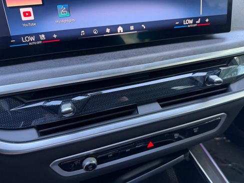 Certified 2025 BMW X5 sDrive40i w/ Climate Comfort Package RWD image 33