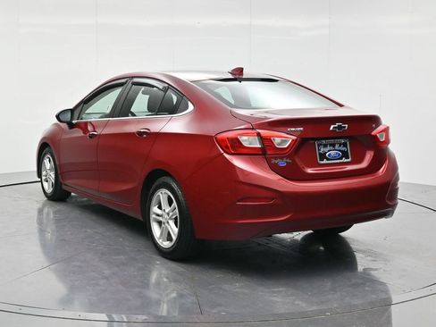 Used 2018 Chevrolet Cruze LT w/ Convenience Package FWD image 7